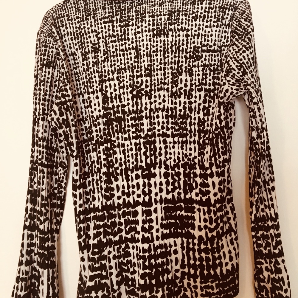 Brown spotted long sleeve blouse